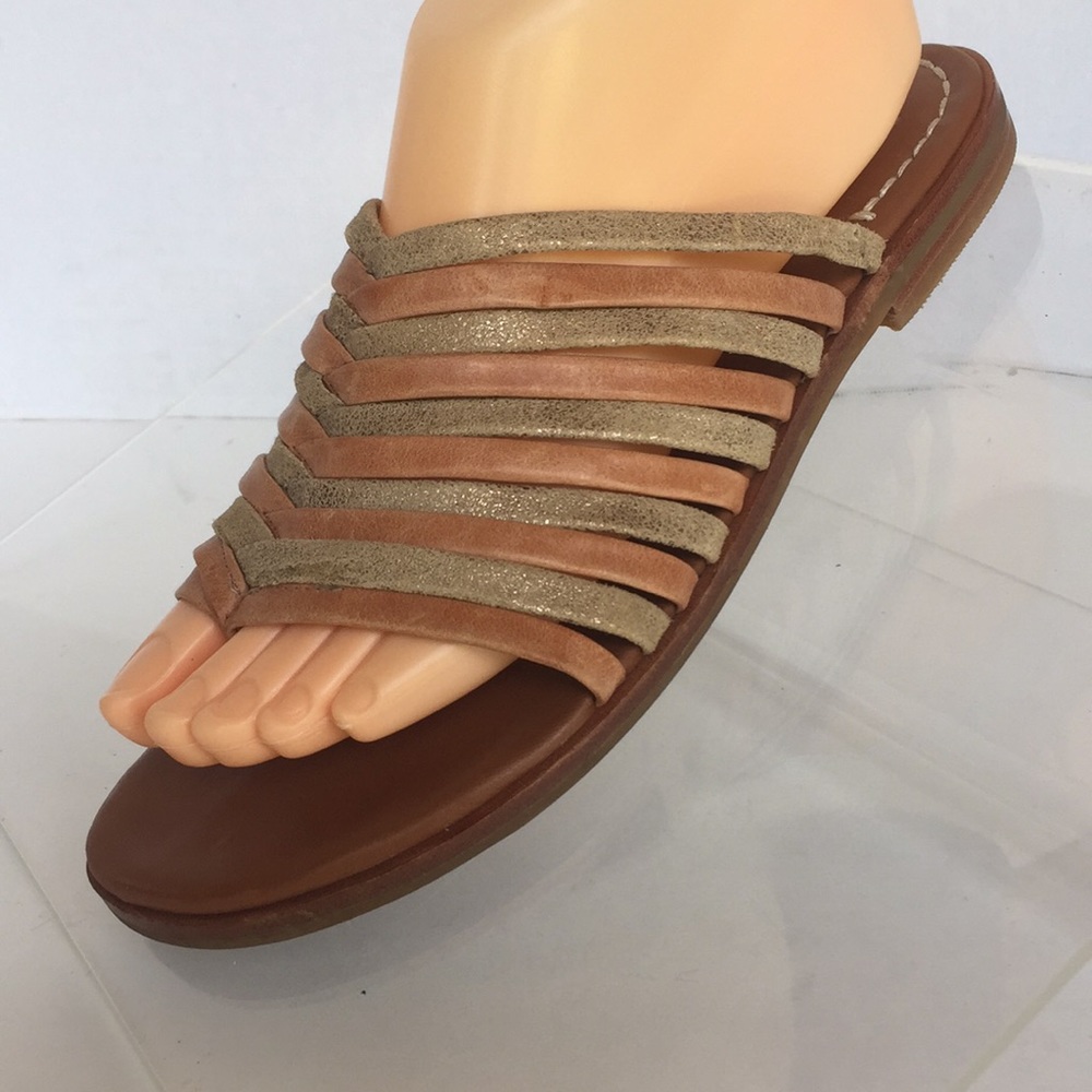 Johnson and Murphy Womans 7M sandals gold and tan